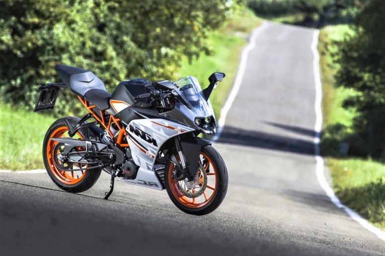 92499_KTM_RC_390_Static_1024